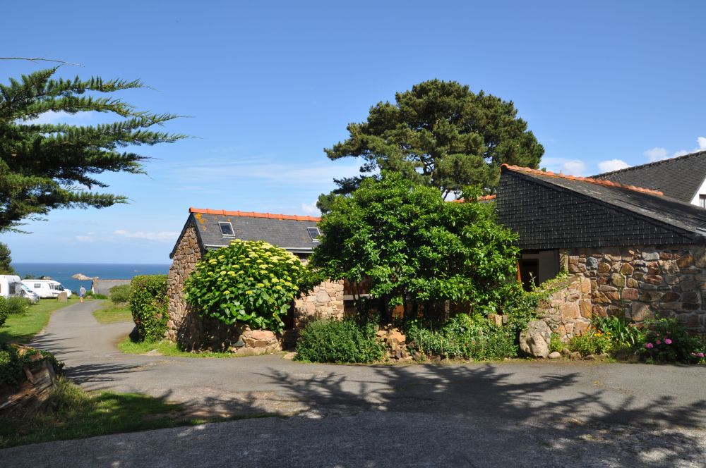 Entrée du camping Panorama du Rohou, près de l'île de Bréhat dans les Côtes d'Armor (Bretagne) Entrée du camping Panorama du Rohou, près de l'île de Bréhat dans les Côtes d'Armor (Bretagne)